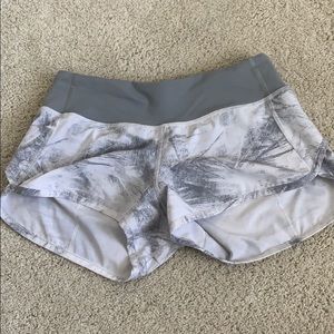 Lululemon marble shorts